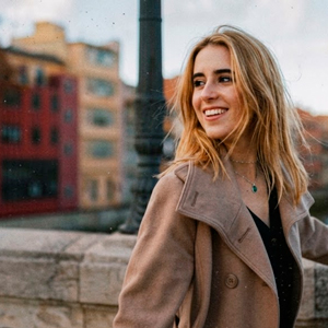 María